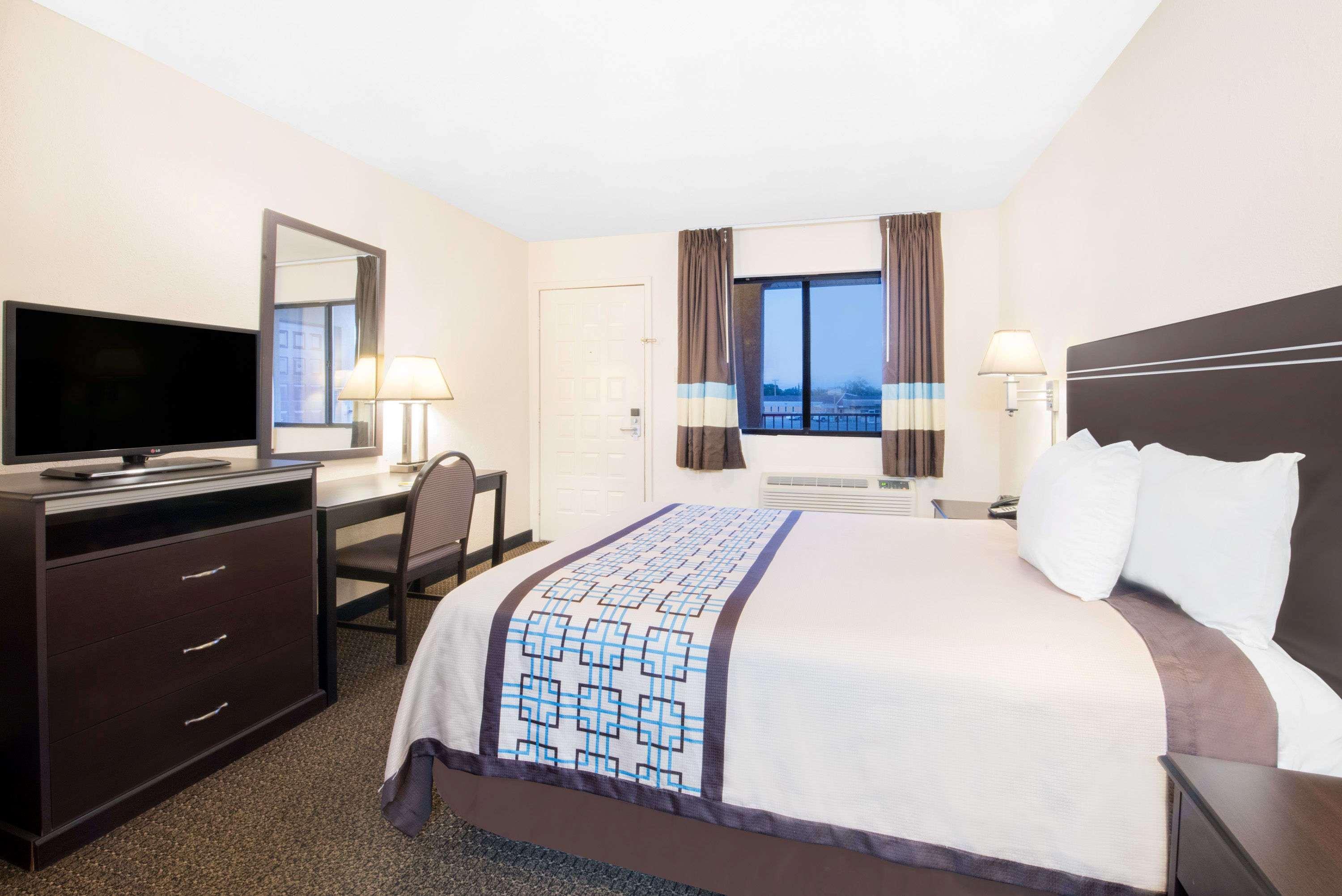 Days Inn By Wyndham Hobbs Eksteriør billede