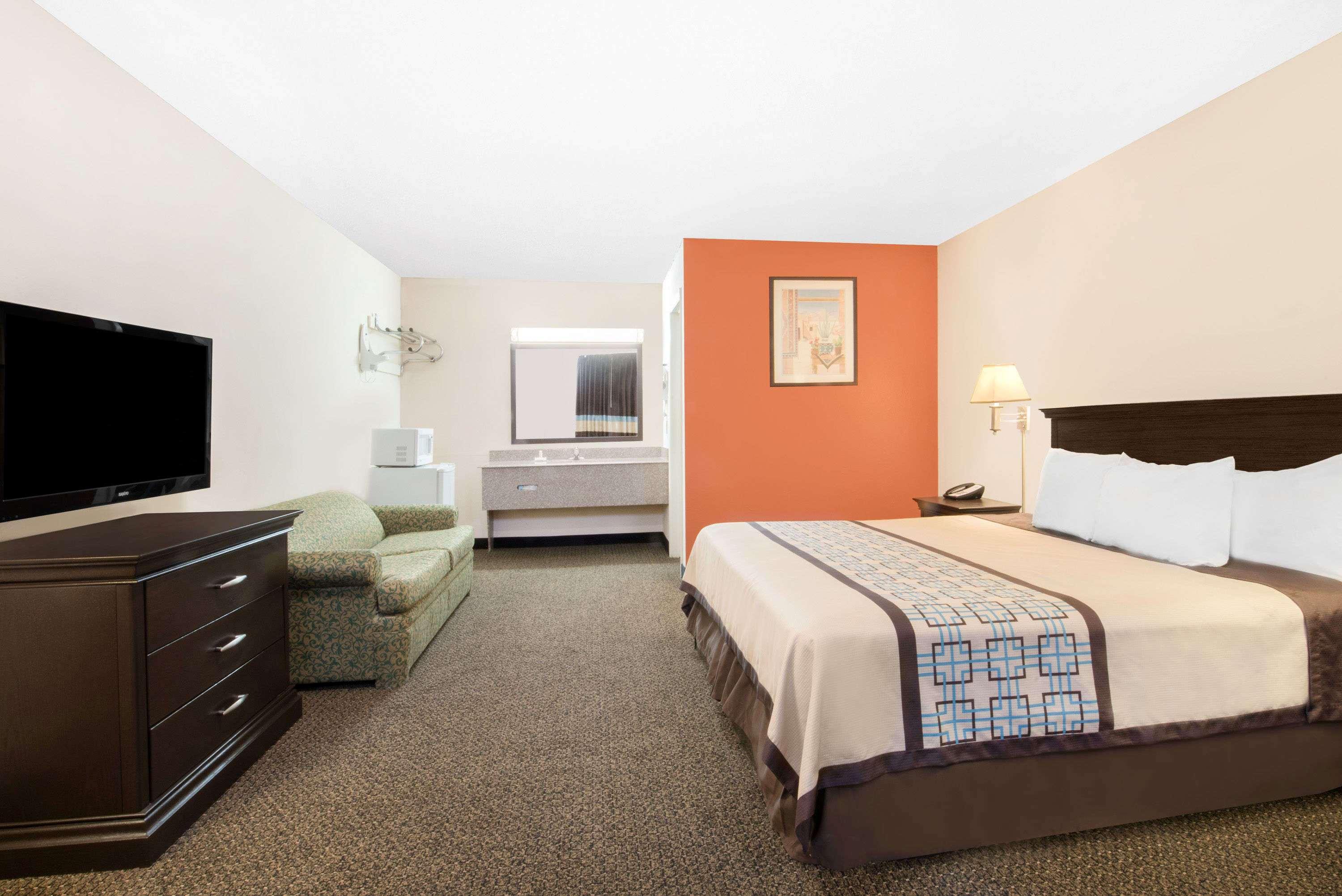 Days Inn By Wyndham Hobbs Eksteriør billede