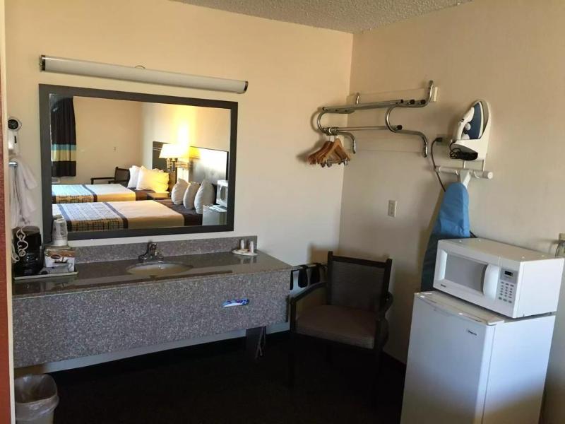 Days Inn By Wyndham Hobbs Eksteriør billede